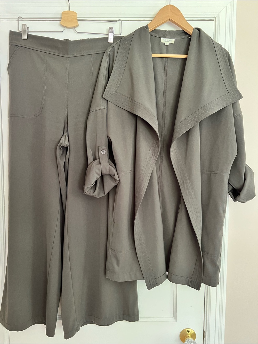 Max Studio Olive/Gray Lightweight Jacket & Pant Set
